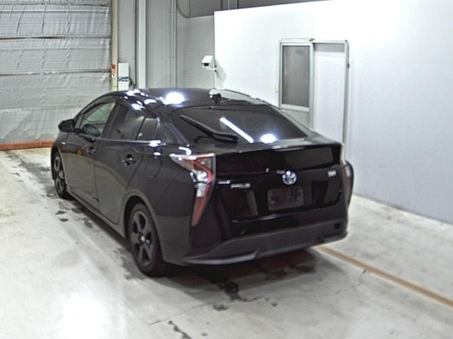 Toyota PRIUS 2017 7637813-1