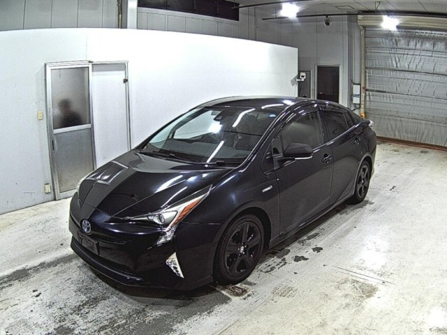 Toyota PRIUS 2017 7637813-4