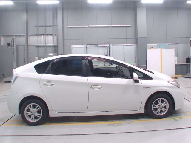 Toyota PRIUS 2011 7638101-3