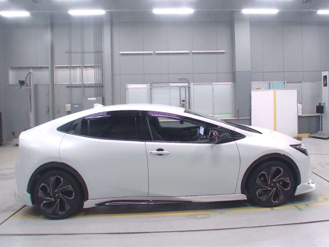 Toyota PRIUS 2024 7638102-3