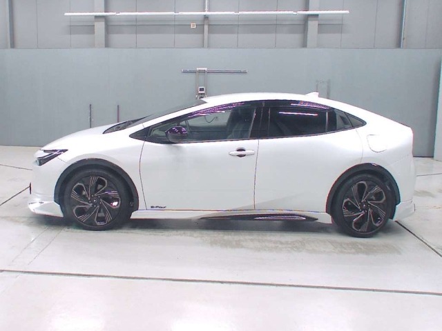 Toyota PRIUS 2024 7638102-4
