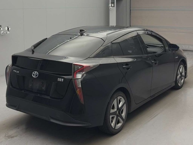 Toyota PRIUS 2017 7638137-1