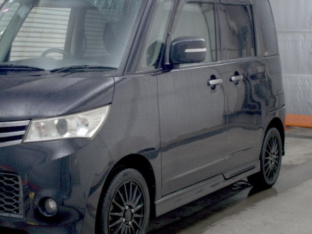 Nissan ROOX 2012 7630987-4
