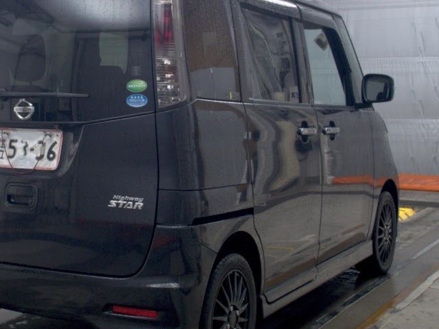 Nissan ROOX 2012 7630987-5