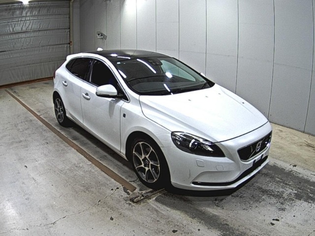 Volvo V40 2015 7643996-0