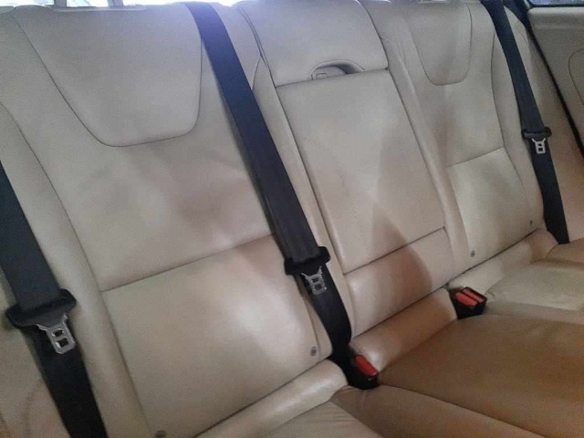 Volvo V60 2012 7639924-11