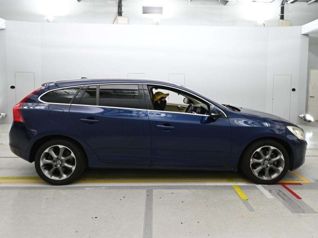 Volvo V60 2012 7639924-3