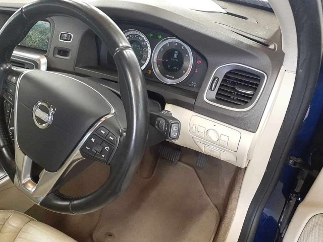 Volvo V60 2012 7639924-9