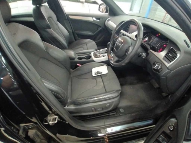 Audi A4 2009 7657467-10