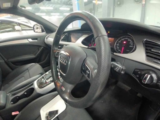 Audi A4 2009 7657467-9