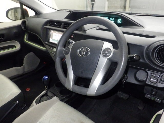 Toyota AQUA 2013 7659758-3