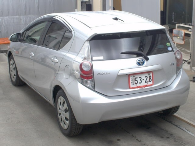 Toyota AQUA 2013 7659759-1