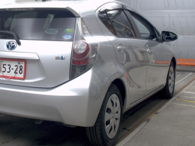 Toyota AQUA 2013 7659759-5