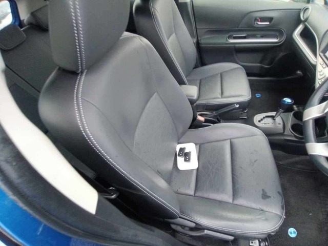 Toyota AQUA 2014 7659768-10