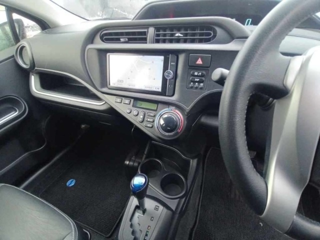 Toyota AQUA 2014 7659768-11