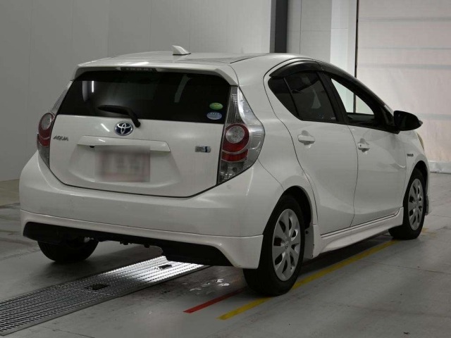 Toyota AQUA 2013 7659769-1