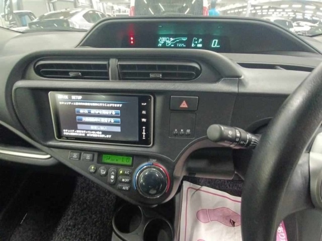 Toyota AQUA 2013 7659769-11