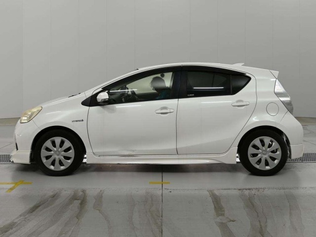 Toyota AQUA 2013 7659769-4