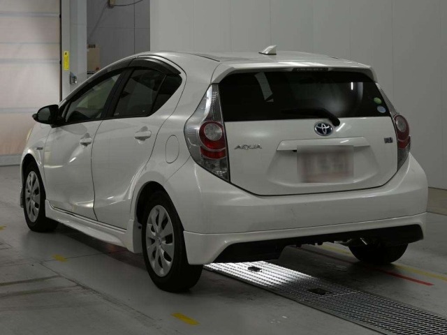 Toyota AQUA 2013 7659769-6