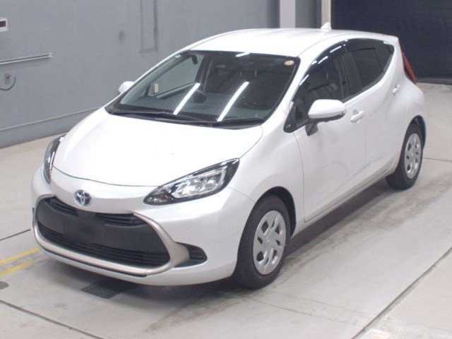 Toyota AQUA 2021 7659771-0
