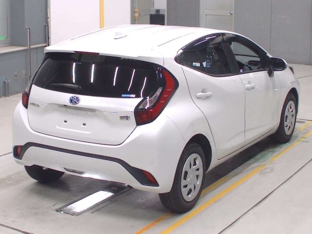 Toyota AQUA 2021 7659771-1