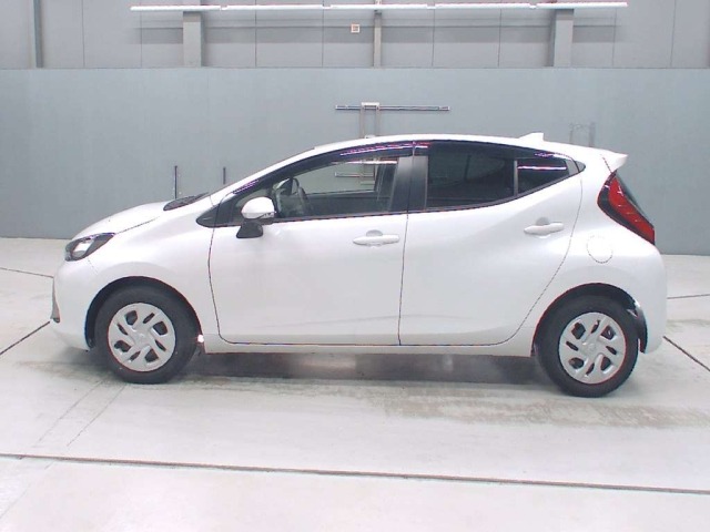 Toyota AQUA 2021 7659771-4