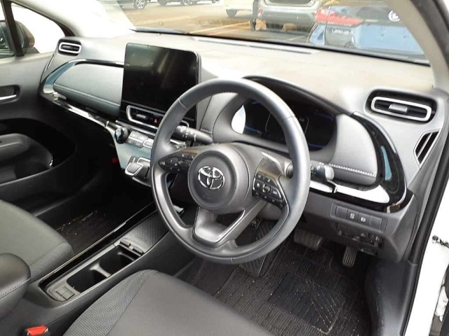 Toyota AQUA 2021 7659771-7