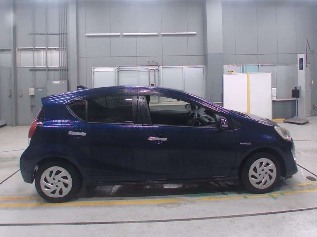 Toyota AQUA 2016 7659773-3
