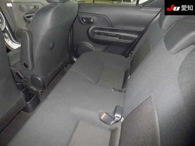 Toyota AQUA 2018 7659774-4