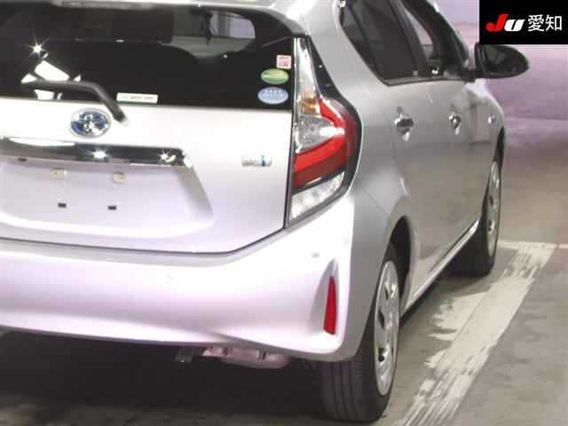 Toyota AQUA 2018 7659774-8