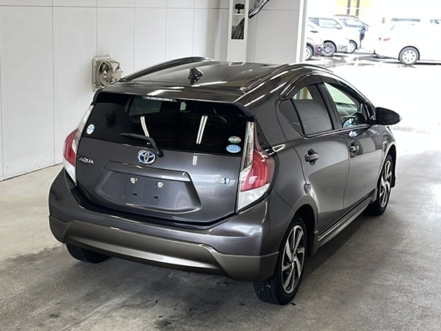 Toyota AQUA 2015 7659779-1