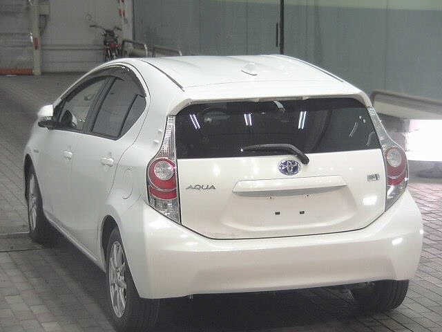 Toyota AQUA 2015 7659785-1