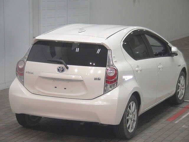 Toyota AQUA 2015 7659785-5