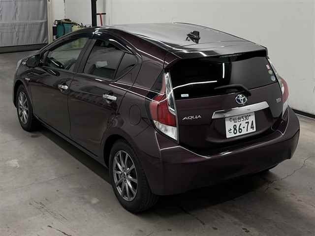 Toyota AQUA 2016 7659789-1