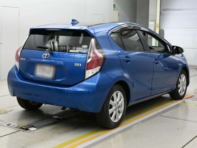 Toyota AQUA 2015 7659815-1