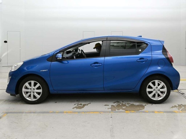 Toyota AQUA 2015 7659815-4