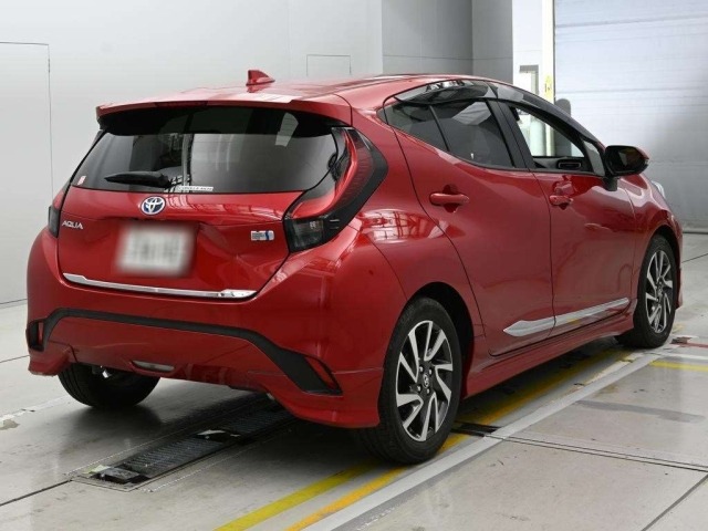 Toyota AQUA 2021 7659818-1