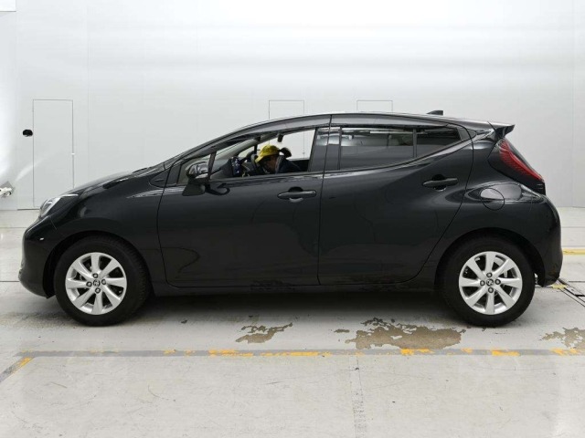 Toyota AQUA 2023 7659822-4