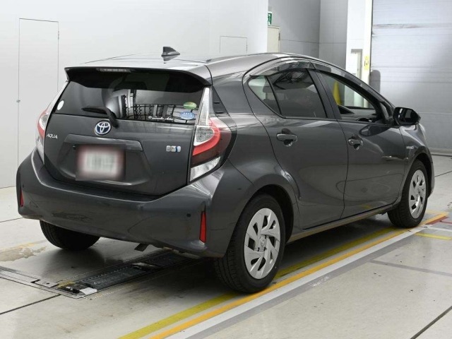 Toyota AQUA 2020 7659823-1