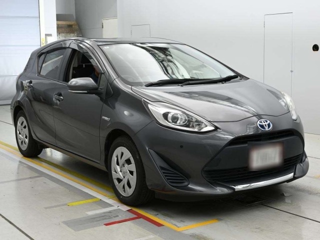 Toyota AQUA 2020 7659823-5