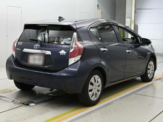 Toyota AQUA 2015 7659834-1