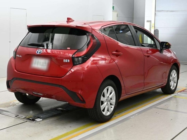 Toyota AQUA 2021 7659835-1