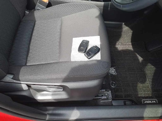 Toyota AQUA 2021 7659835-10