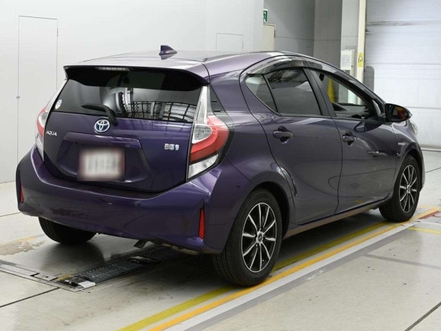 Toyota AQUA 2017 7659841-1