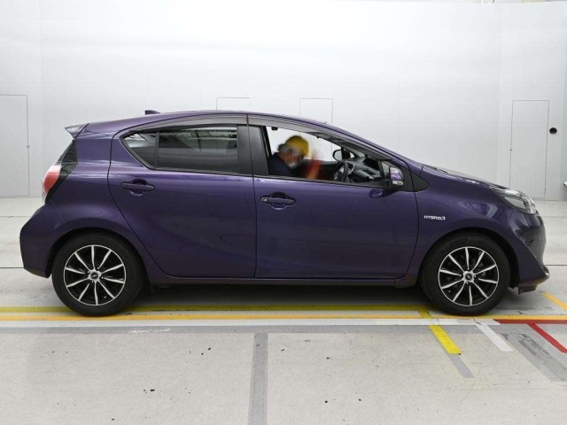 Toyota AQUA 2017 7659841-3