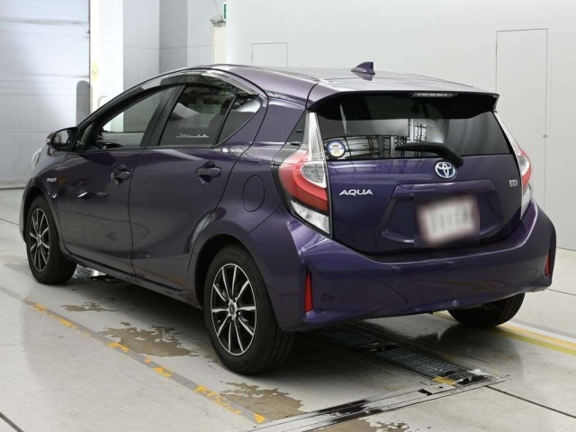 Toyota AQUA 2017 7659841-6