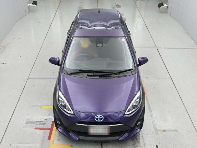 Toyota AQUA 2017 7659841-7