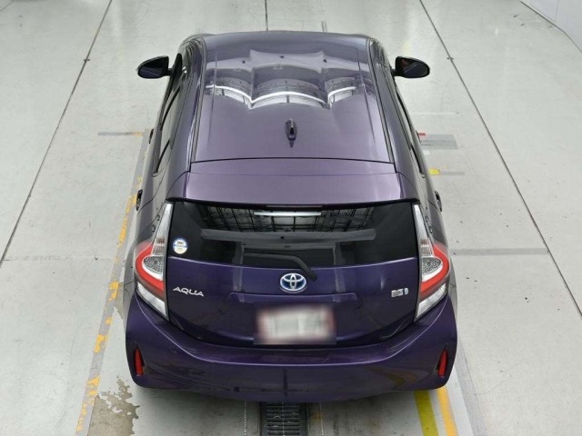 Toyota AQUA 2017 7659841-8