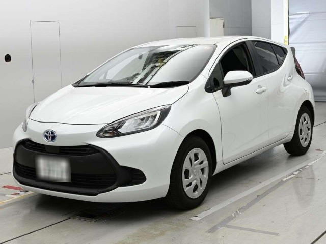 Toyota AQUA 2024 7659847-0