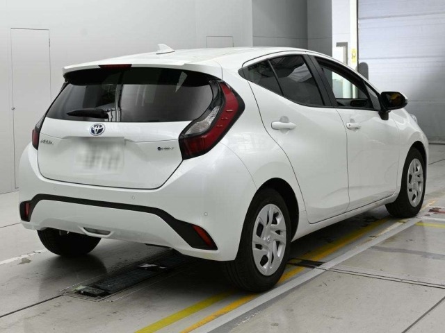 Toyota AQUA 2024 7659847-1